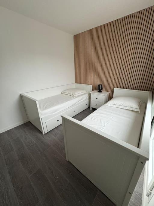 Appartement 3 Pieces, Au Pied De Toute Commodite 샹피니 쉬르 마른 외부 사진